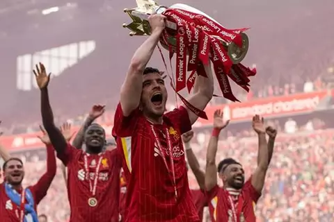 مجد أوروبي وسيطرة محلية.. 9 ألقاب تزين مسيرة روبرتسون مع ليفربول